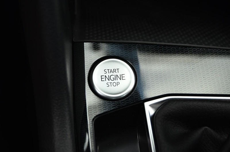 Volkswagen Taos Vehicle Image 16