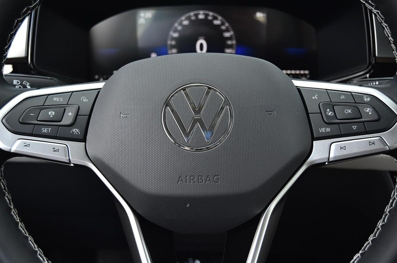 Volkswagen Taos Vehicle Image 17