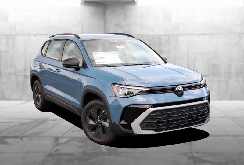 Volkswagen Taos Vehicle Image 02