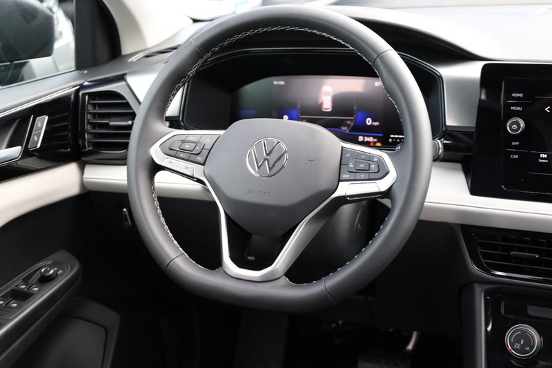 Volkswagen Taos Vehicle Image 25