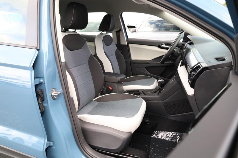 Volkswagen Taos Vehicle Image 26