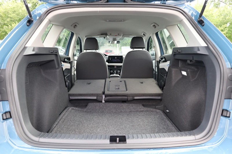 Volkswagen Taos Vehicle Image 09
