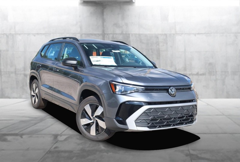 Volkswagen Taos Vehicle Image 02