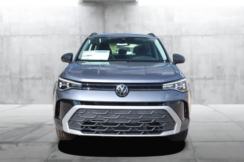 Volkswagen Taos Vehicle Image 04