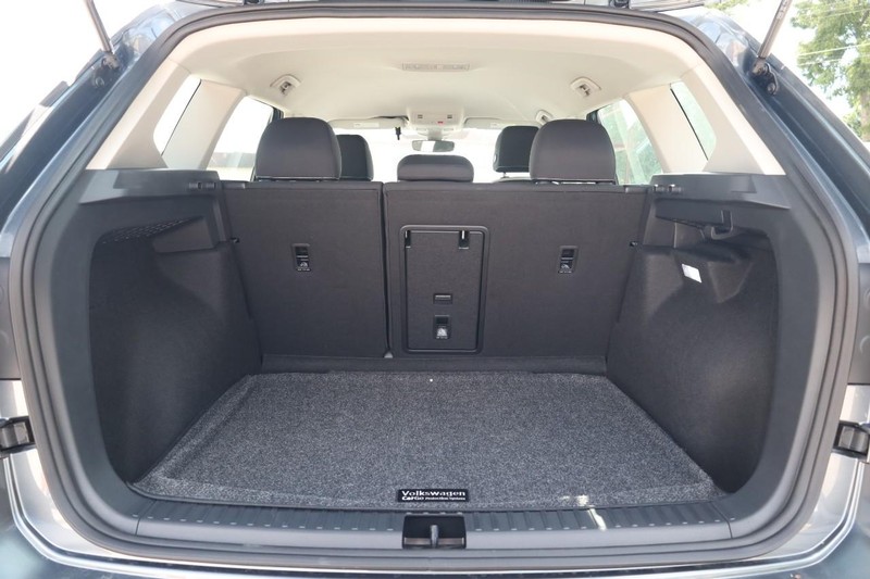 Volkswagen Taos Vehicle Image 07