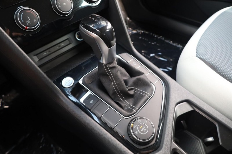 Volkswagen Taos Vehicle Image 15