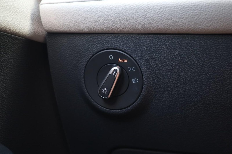Volkswagen Taos Vehicle Image 18