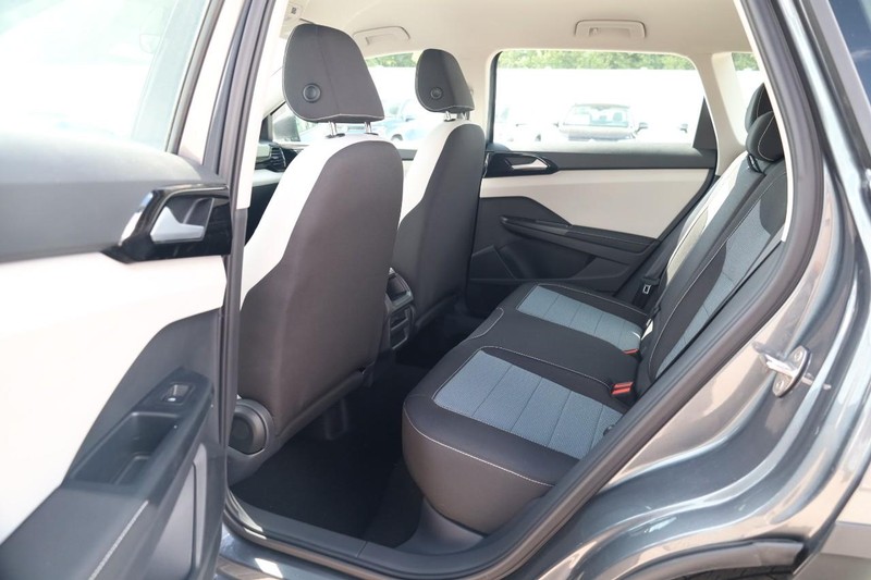Volkswagen Taos Vehicle Image 20