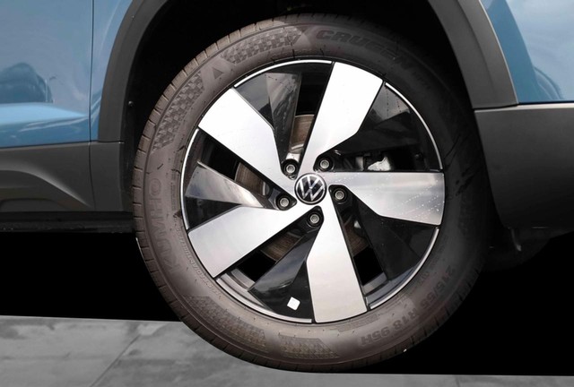 Volkswagen Taos Vehicle Image 03