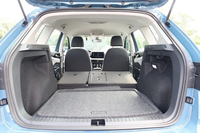 Volkswagen Taos Vehicle Image 09