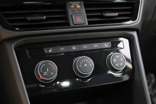 Volkswagen Taos Vehicle Image 16