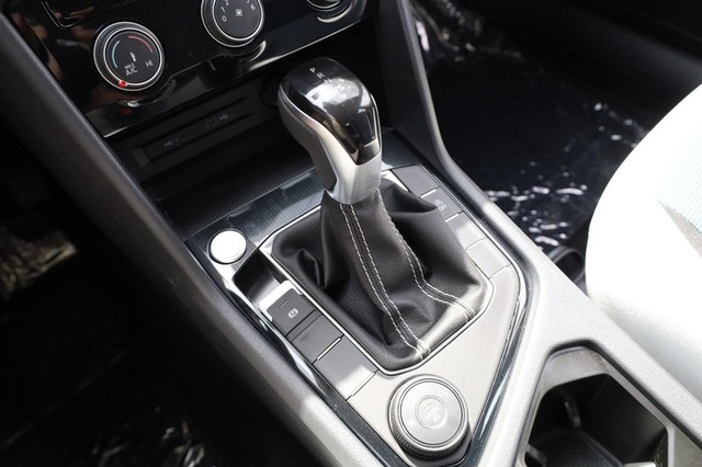 Volkswagen Taos Vehicle Image 18