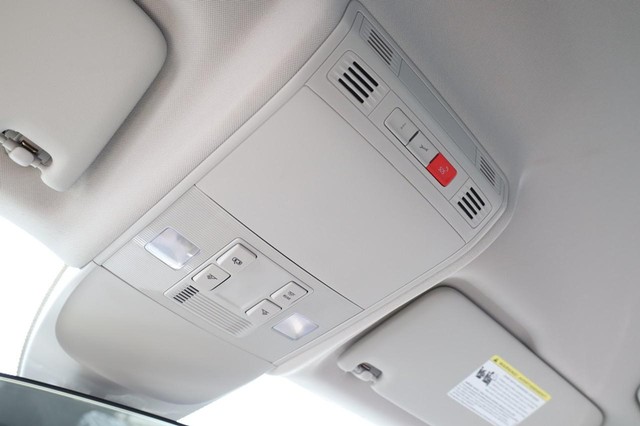 Volkswagen Taos Vehicle Image 19