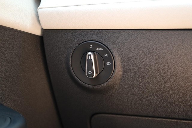 Volkswagen Taos Vehicle Image 21