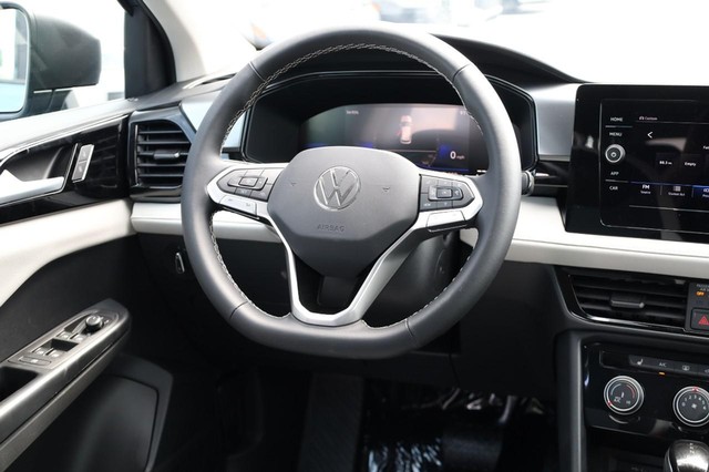 Volkswagen Taos Vehicle Image 25