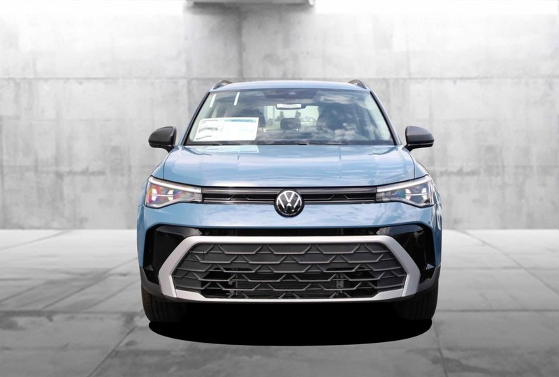 Volkswagen Taos Vehicle Image 04