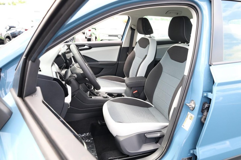 Volkswagen Taos Vehicle Image 10