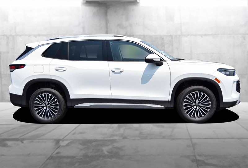 Volkswagen Tiguan Vehicle Image 05