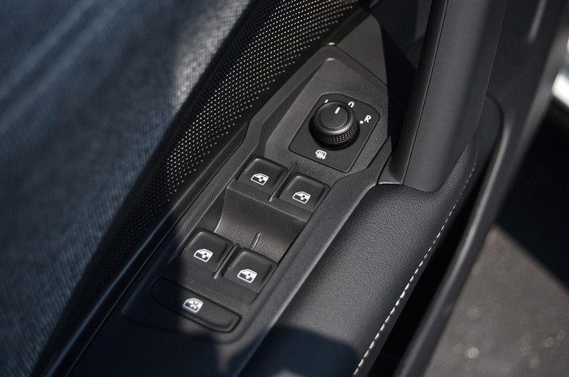 Volkswagen Tiguan Vehicle Image 08