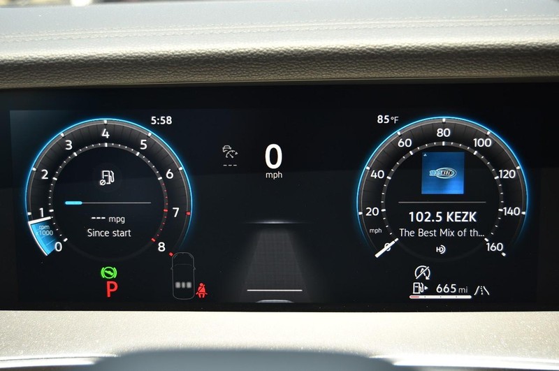 Volkswagen Tiguan Vehicle Image 11