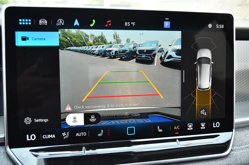 Volkswagen Tiguan Vehicle Image 12
