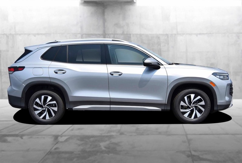 Volkswagen Tiguan Vehicle Image 05