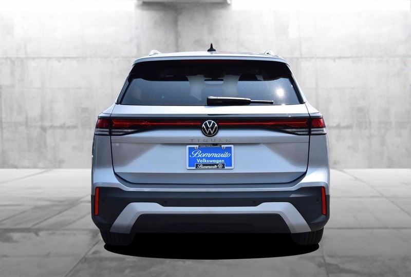 Volkswagen Tiguan Vehicle Image 06