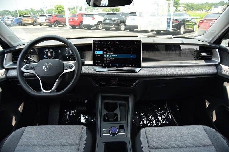 Volkswagen Tiguan Vehicle Image 07