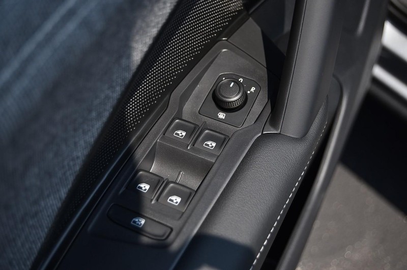 Volkswagen Tiguan Vehicle Image 08