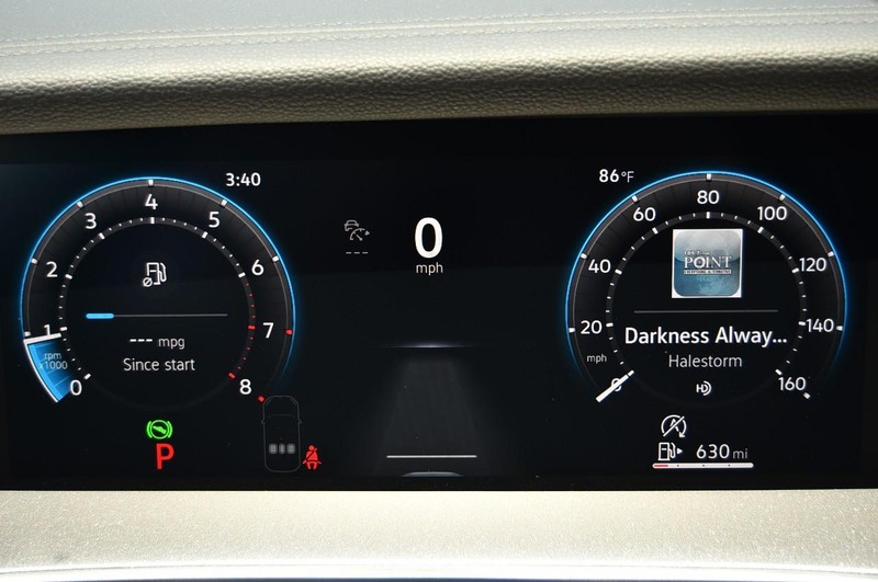 Volkswagen Tiguan Vehicle Image 11