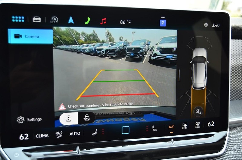 Volkswagen Tiguan Vehicle Image 12