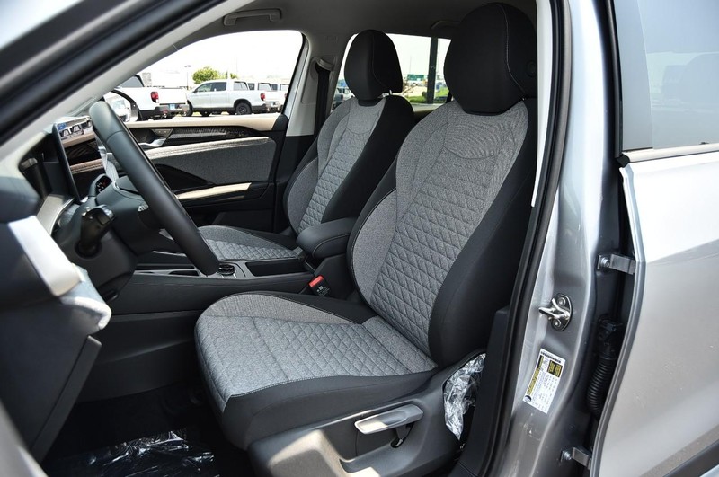 Volkswagen Tiguan Vehicle Image 16