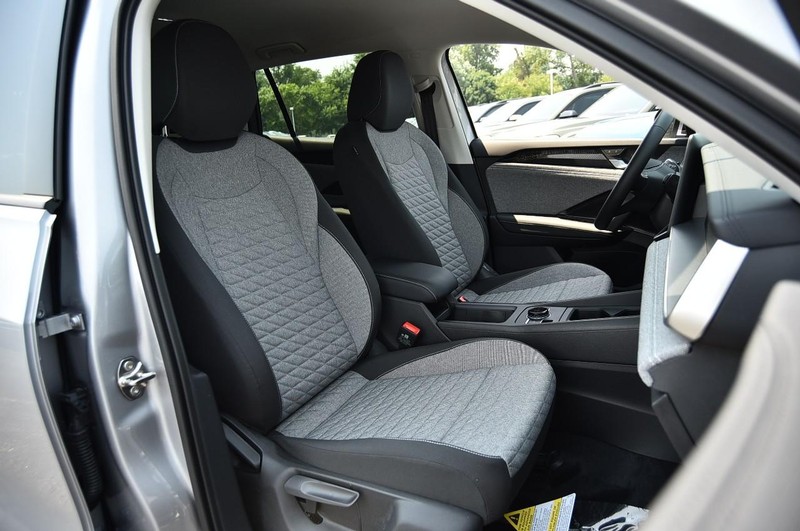 Volkswagen Tiguan Vehicle Image 17