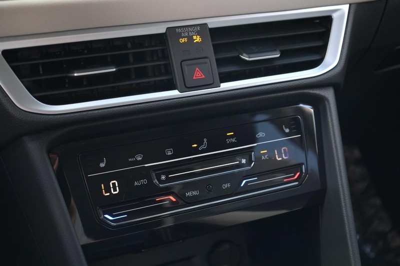 Volkswagen Taos Vehicle Image 15