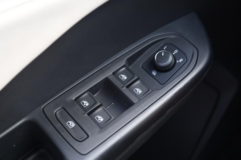 Volkswagen Taos Vehicle Image 19