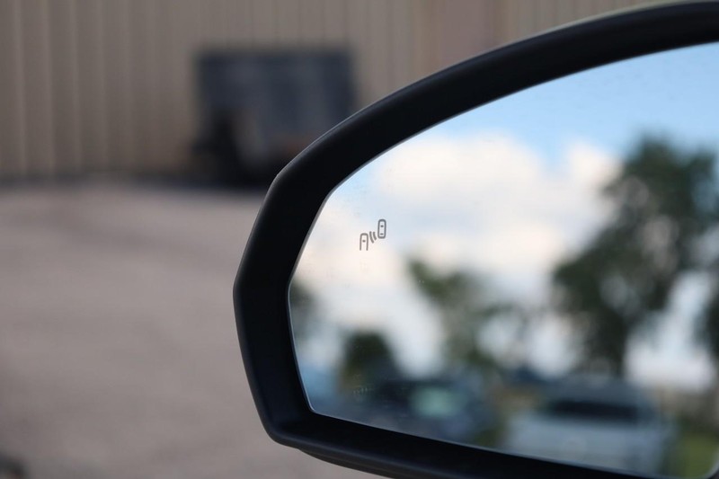Volkswagen Taos Vehicle Image 21