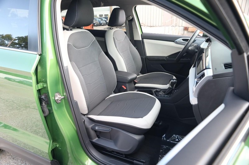 Volkswagen Taos Vehicle Image 26