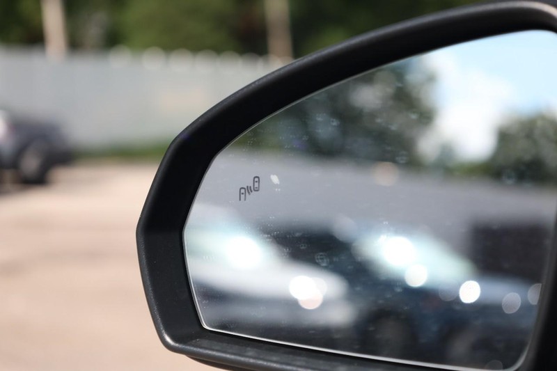 Volkswagen Taos Vehicle Image 21