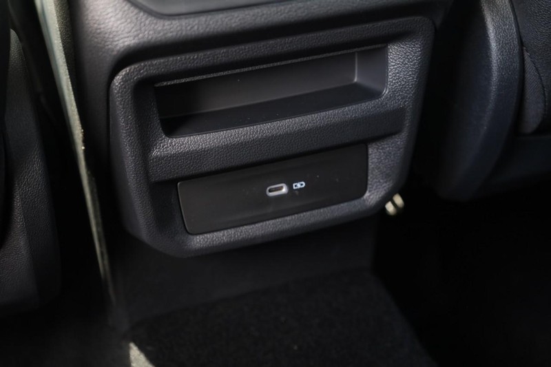 Volkswagen Taos Vehicle Image 23