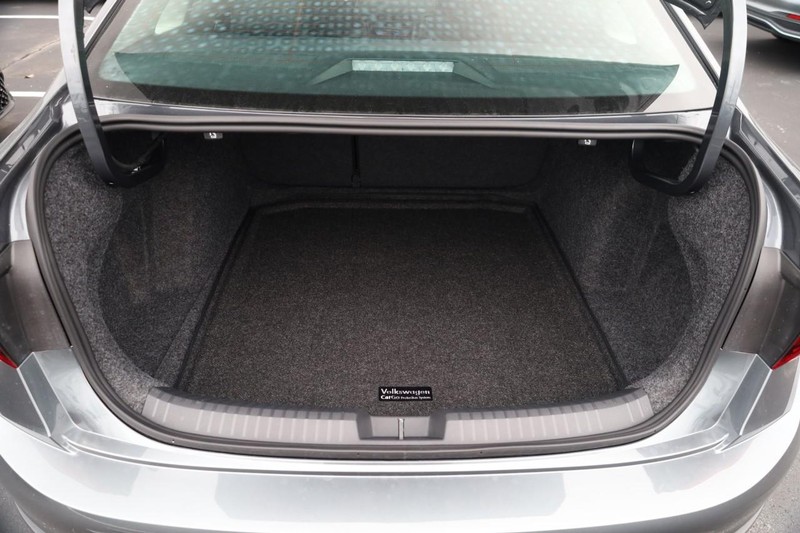Volkswagen Jetta Vehicle Image 07