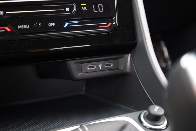 Volkswagen Jetta Vehicle Image 14
