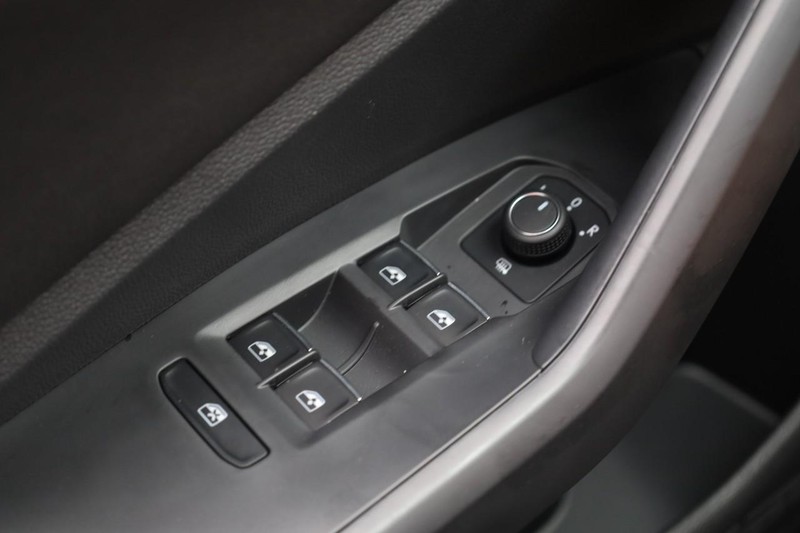 Volkswagen Jetta Vehicle Image 17