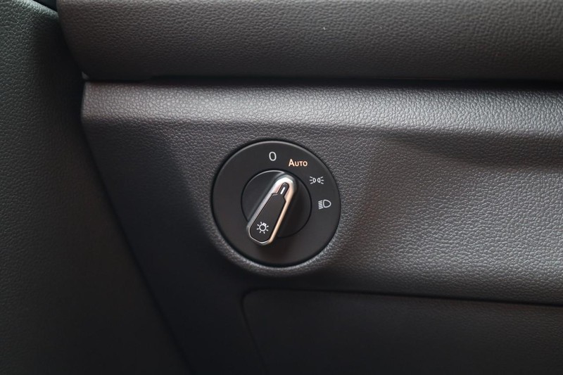 Volkswagen Jetta Vehicle Image 18