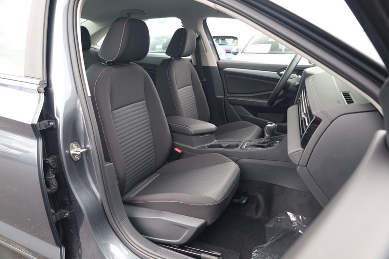 Volkswagen Jetta Vehicle Image 23