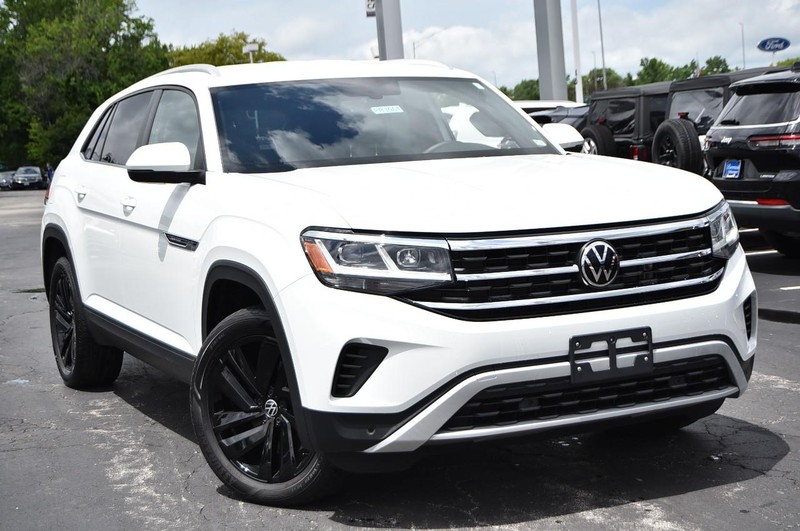 Volkswagen Atlas Cross Sport Vehicle Image 02