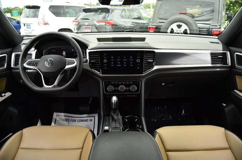 Volkswagen Atlas Cross Sport Vehicle Image 07