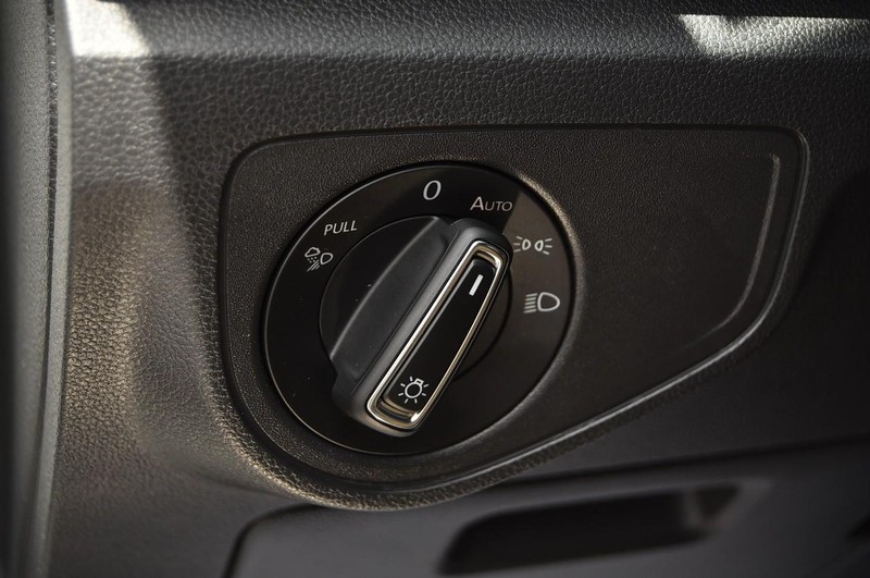 Volkswagen Atlas Cross Sport Vehicle Image 11