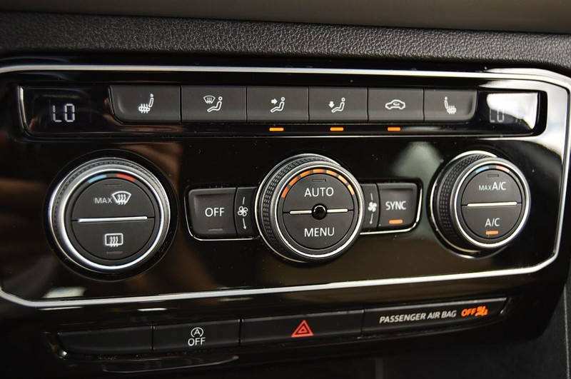 Volkswagen Atlas Cross Sport Vehicle Image 15