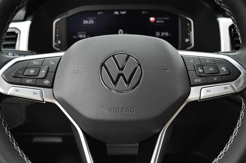 Volkswagen Atlas Cross Sport Vehicle Image 18