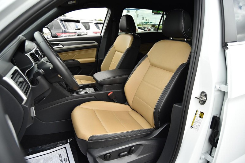 Volkswagen Atlas Cross Sport Vehicle Image 19